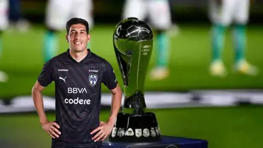 Andrade con el trofeo de la Liga Mx/FOTO: Rayados