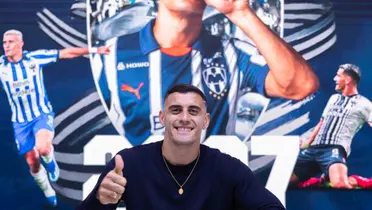 Berte renovando con Rayados/FOTO: x Rayados