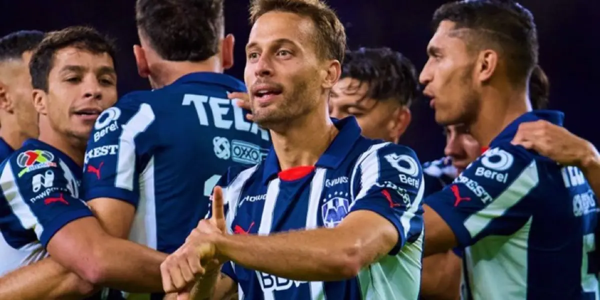 Canales y sus compañeros/FOTO: x Goles y cifras