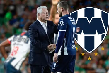 El delantero neerlandés quedó a deber en el club, pero Vucetich quería que se quedara