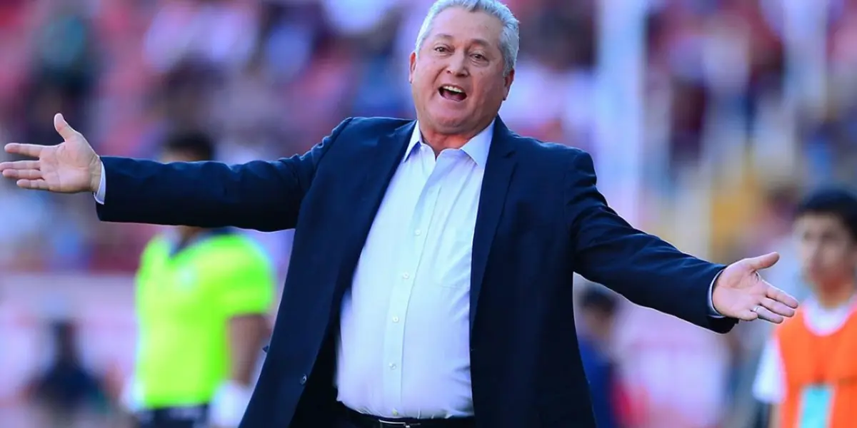 El entrenador del Monterrey tuvo un difícil episodio que le costó miles