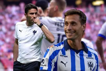 El ex goleador de Rayados no está muy contento con la presencia del español en el equipo