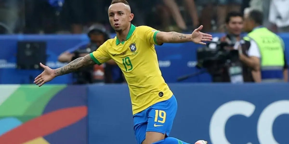 Éverton Sousa con la Selección de Brasil