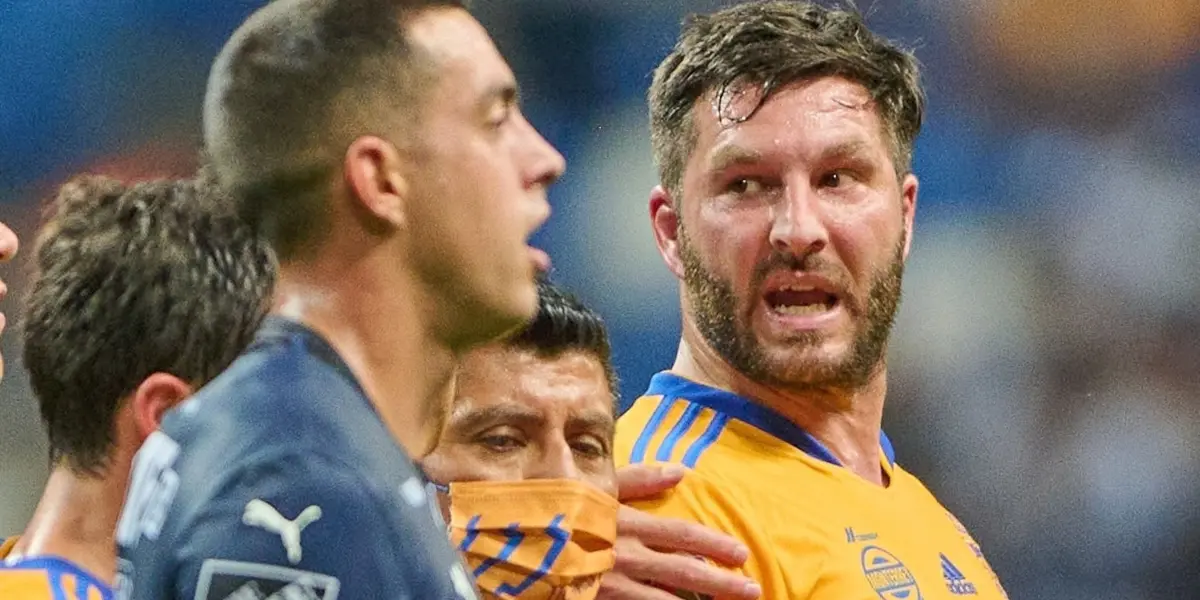 Funes Mori demostrando que es el mejor delantero que hay en la liga MX