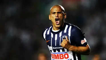 Humberto Suazo la leyenda chilena en rayados / @Rayados