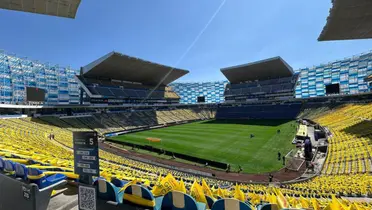 La cancha del Cuauhtémoc con banderas amarillas / @LigaBBVAMC