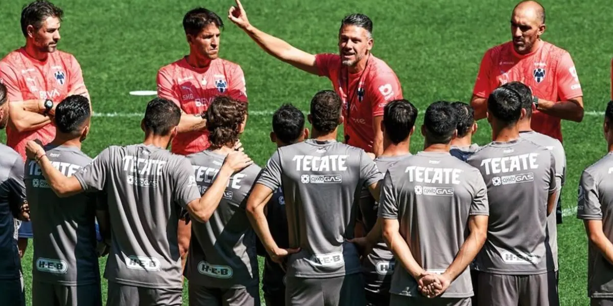 Martín Demichelis en charla técnica - Foto: Gilberto Galván