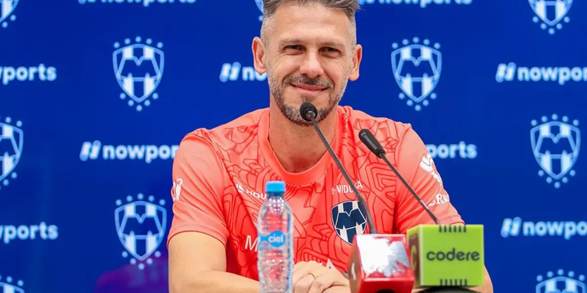 Martín Demichelis en conferencia de prensa, con el combinado de Rayados (Fuente: Rayados)