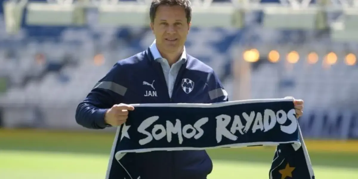 Noriega en su presentación con Rayados / Foto: Récord