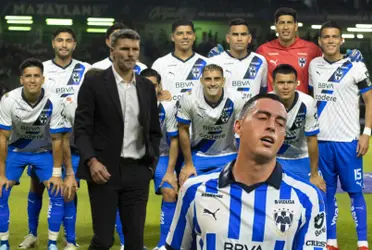 Recogió sus cosas y a unas horas su reemplazo ya estaba en la cancha.