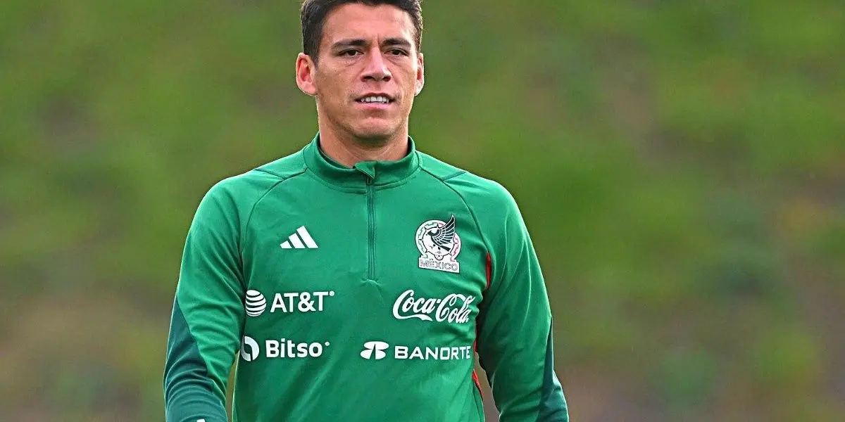 Su posicionamiento y juego aéreo, más su excelente toque para salir jugando con el balón lo catapultan para futuros llamados con la selección