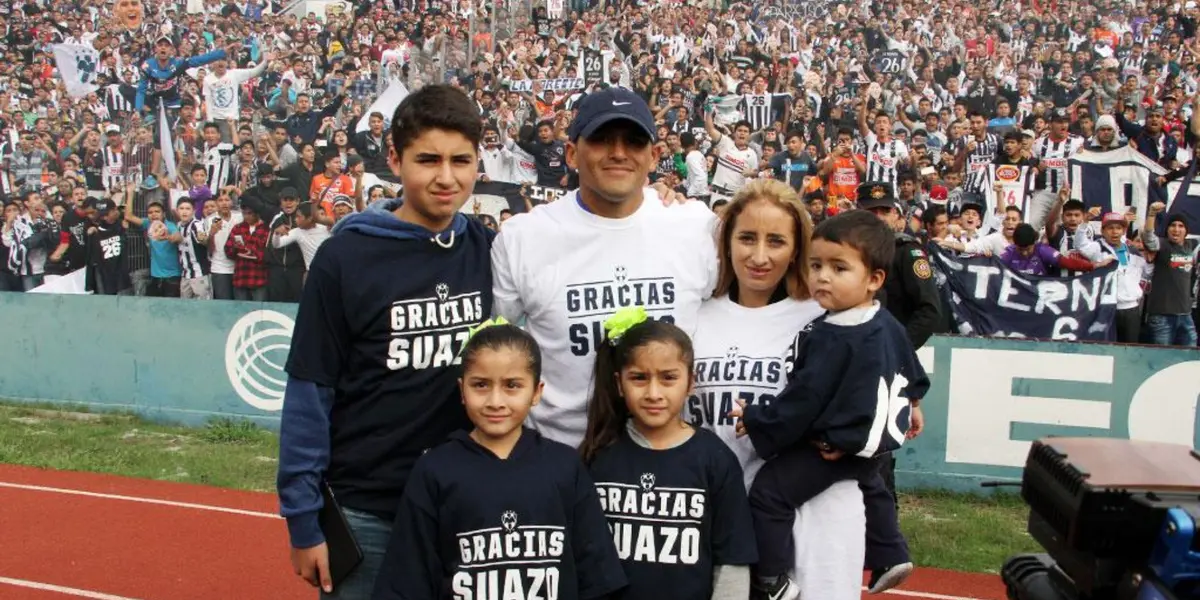 Suazo con su familia en el Tecnológico / Foto: Rayados