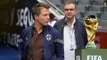 Tato y Rayados con la copa del mundo/FOTO: Mexsport