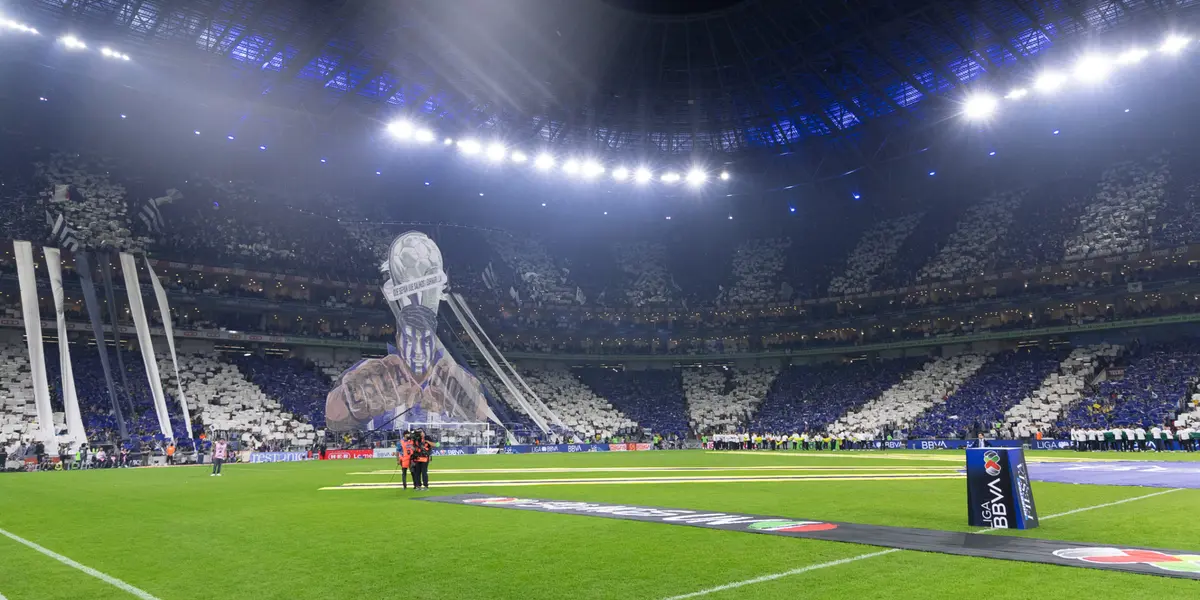 Terreno de juego en el Estadio BBVA / @Rayados